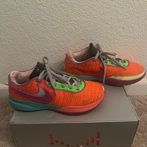 Lebron XX basketball shoes